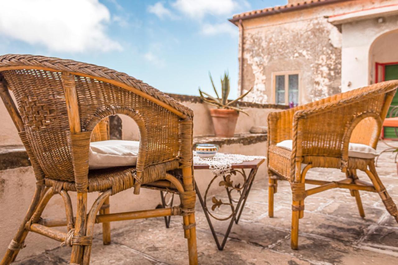 Palazzo Pascale Bed & Breakfast Casal Sottano Exterior photo